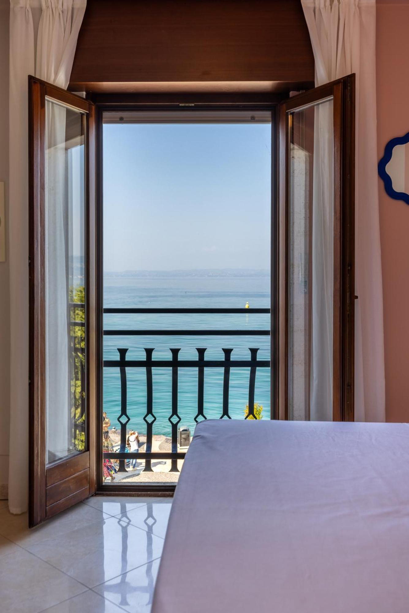 La Vista Postcard Hotel Лацизе Экстерьер фото